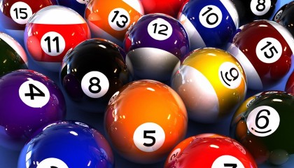 kaiyun中国-马竞球员重伤倒地，莱比锡全队围拢祈祷，那一刻，胜负已不再重要